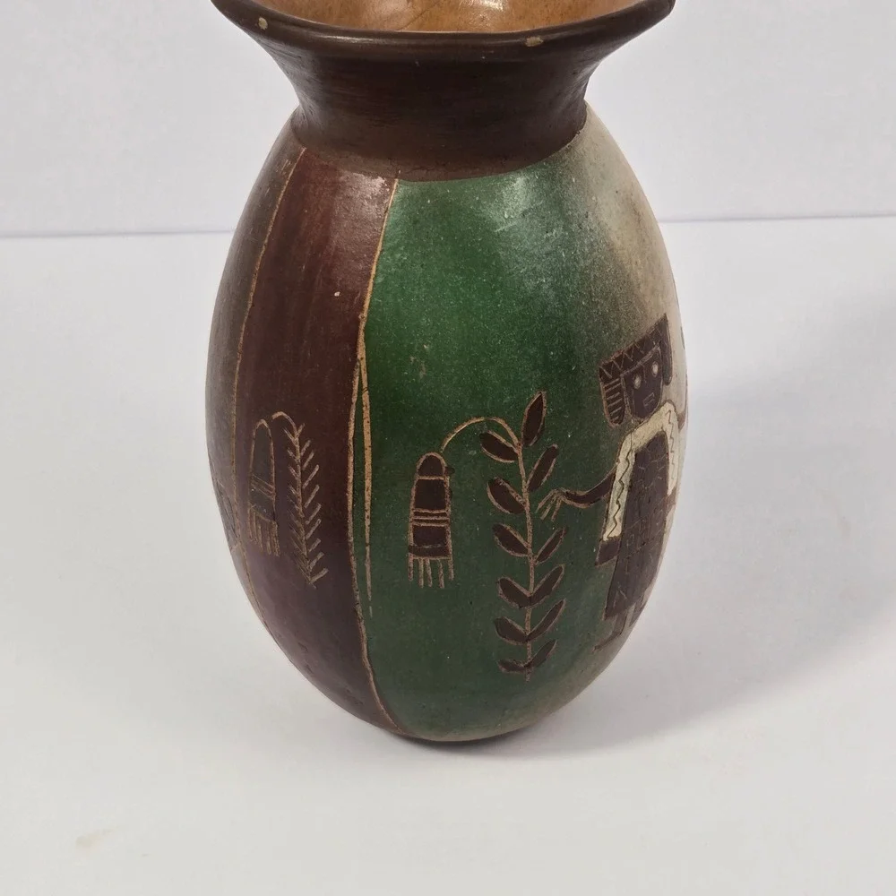 Handmade Peruvian Ceramic - Hand-Painted Pre-Columbian Nazca  Inca Style Pottery